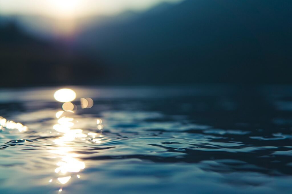 water, sunlight, reflection, wallpaper 4k, hd wallpaper, sunbeam, light, desktop backgrounds, 4k wallpaper 1920x1080, full hd wallpaper, lagoon, cool backgrounds, lake, beautiful wallpaper, sea, 4k wallpaper, wallpaper hd, free wallpaper, nature, summer, laptop wallpaper, surface, closeup, windows wallpaper, bokeh, mac wallpaper, free background, background